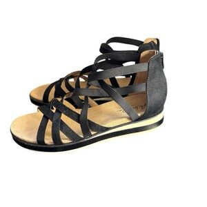 Women's Black Strappy Sandals size 8.5 EUC